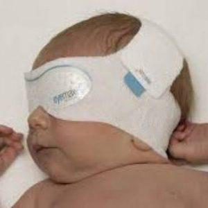 چشم بند نوزاد هنگام فتوتراپی