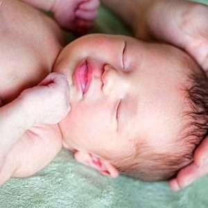 درمان زردی نوزاد در منزل